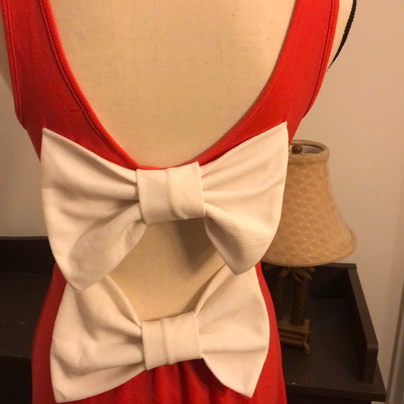 BOUTIQUE BRAND FASCINATION DRESS IN SIZE SMALL - Picture 4 of 5